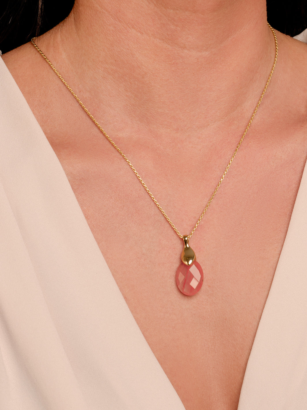 Cherry Quartz Medium Oval ketting edelsteen