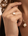 Edge Ring Mother of Pearl | 9 karaat