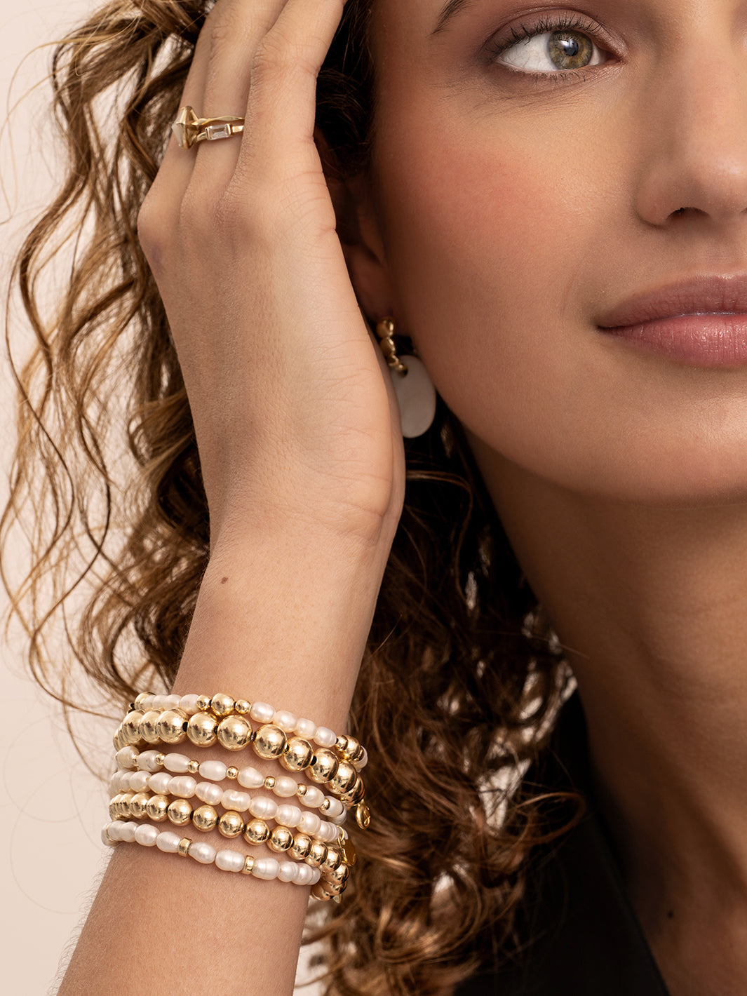 Parel Roundel Interstellar Large Armbanden Stack | Goudkleurig