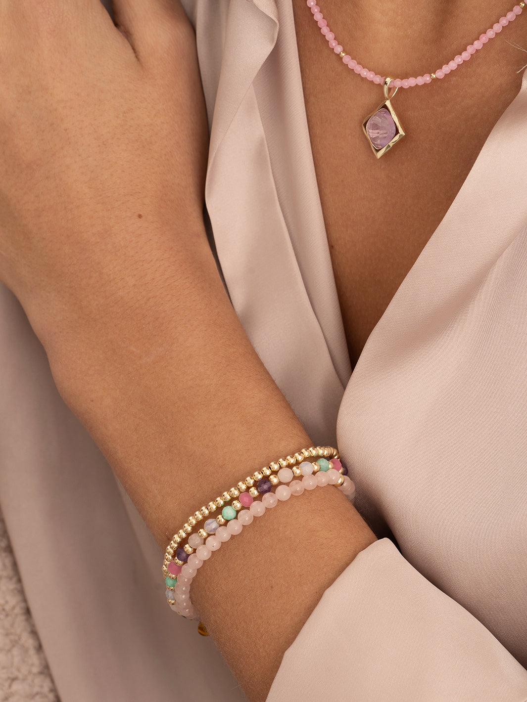 Rose Quartz Multi Gem Interstellar Armbanden Stack | Goudkleurig